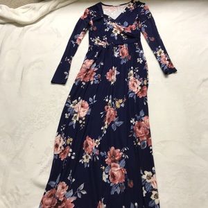 ✨✨HOST PICK✨✨ Navy print floor length dress